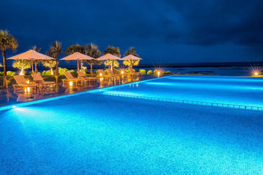 『サマーナイトプール』開催のご案内